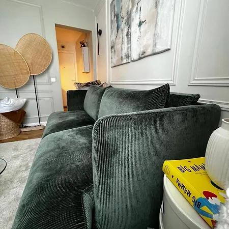 Vue Moulin Rouge Apartamento *